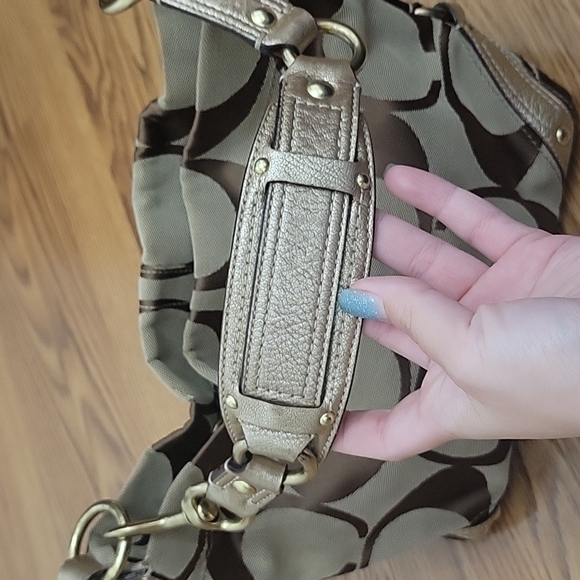 ❌❌❌ SOLD ❌❌❌ Coach "Carly" Shoulder Bag - Picture 8 of 11